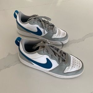 Nike Boys Court Borough 2 Low Top Shoes